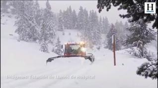 Preparativos en la estación de esquí nórdico de Llanos del Hospital