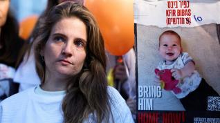 Manifestación pidiendo la liberación del bebé de 10 meses Kfir Bibas.