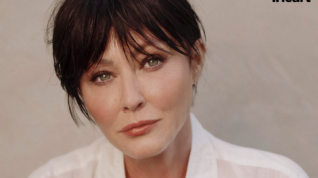 Shannen Doherty en la imagen del podcast