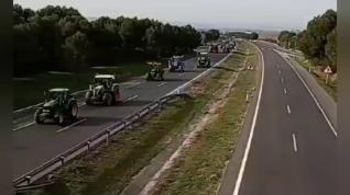 Centenares de tractores se dirigen hacia Huesca