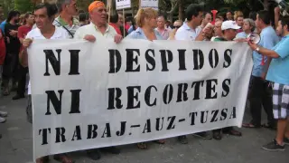 Los trabajadores de Autobuses Urbanos de Zaragoza protestaron este jueves por los 153 despidos