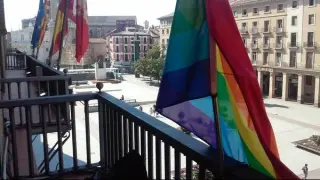 La bandera arcoiris en el Ayuntamiento de Zaragoza