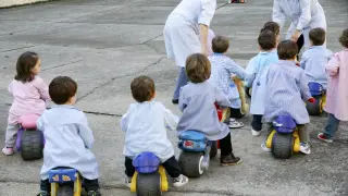 Un grupo de niños, en un centro de infantil zaragozano, en una imagen de archivo.