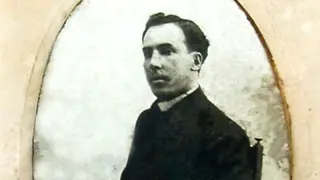 Antonio Machado en 1909, en su retrato de boda