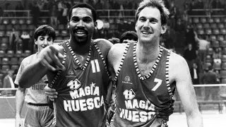 Granger Hall izquierda y Brian Jackson, dos leyendas del baloncesto oscense y de la ACB.