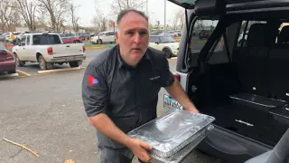 El español José Andrés cocina en Puerto Rico para los damnificados por María