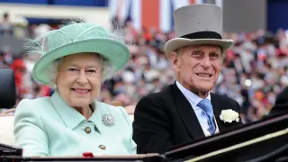 La reina Isabel II y su marido, el duque de Edimburgo.