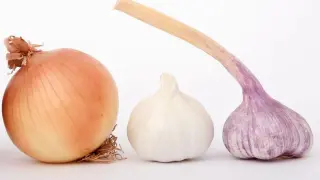 La cebolla y el ajo tienen propiedades antivirales.