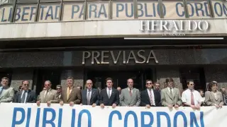 Concentración a las puertas de Previasa en Zaragoza el 15 de mayo de 1997, dos años después del secuestro de Publio Cordón, para pedir la libertad del empresario.