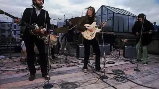 Instante de la actuación de The Beatles en el tejado de la corporación Apple Corps el 30 de enero de 1969.