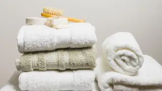 Las toallas pueden mantener su suavidad si se lavan correctamente.