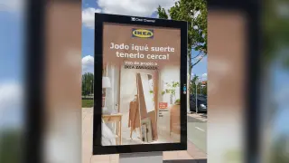 Anuncio de Ikea en una calle de Zaragoza.