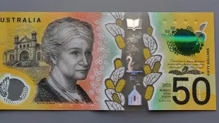 Los billetes australianos con el error ortográfico.