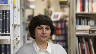 Julia Millán, librera y propietaria de la librería Antígona, en Zaragoza.