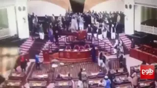 Una imagen de la trifulca de este miércoles en el Parlamento de Afganistá.