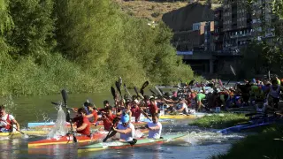 Piragüas en el río Cinca.