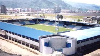 Estadio de El Toralín de Ponferrada (León), donde juega este domingo el Real Zaragoza.