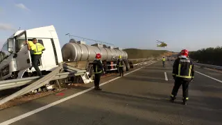 Accidente de un camión cargado de ácido sulfúrico ocurrido en la autovía A-23 a su paso por el municipio turolense de Albentosa en el año 2012.