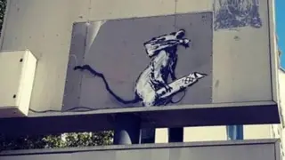 Roban un grafiti de Banksy a las puertas del Pompidou de París