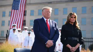 Donald Trump y Melania Trump en un acto de homenaje a las víctimas del 11-S en el Pentágono.
