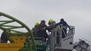 Rescatan a varias personas atrapadas tras el fallo de una atracción en las ferias