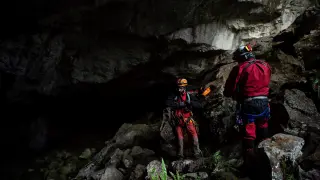 Dispositivo de rescate de los cuatro espeleólogos portugueses en la cueva cántabra de Cueto.