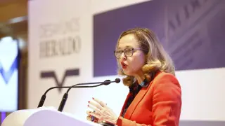 Imágenes de la visita de la ministra de Economía, Nadia Calviño, a Zaragoza, donde participa este miércoles en los Desayunos HERALDO.