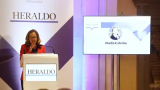 Imágenes de la visita de la ministra de Economía, Nadia Calviño, a Zaragoza, donde participa este miércoles en los Desayunos HERALDO.