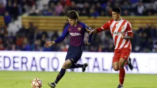 Riqui Puig, en un partido del FC Barcelona contra el Girona