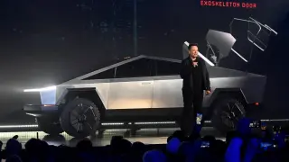 Elon Musk durante la presentación del nuevo 'pick up' de Tesla