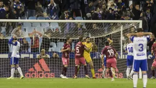Minuto 89 del último partido jugado por el Real Zaragoza en casa, ante el Albacete. Eguaras acaba de fallar un penalti (y su rechace) con 0-0. Los manchegos ganaron 0-1 con un gol en el último segundo.