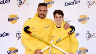 El olímpico Saúl Craviotto junto con el zaragozano Moisés Cantín, en la entrega de las Becas Vamos en el CDM Delicias