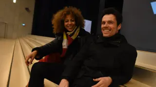 Khaoula Bouchkhi y Octavi Pujades, en la presentación de 'El Guardaespaldas', en el Palacio de la Expo.