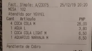 Sablazo navideño en un bar de Palma: 43 euros por seis refrescos y un agua.