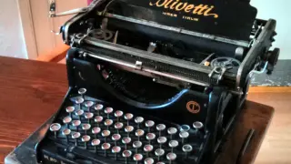 Máquina de escribir Olivetti modelo M20, el segundo en salir al mercado hace ahora cien años, en 1920.