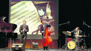 Noel Redolar (piano), Javier Calvo (clarinete), Ernesto Calvo (contrabajo) e Israel Tubilleja (batería).
