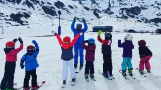 La Escuela de Esquí de Candanchú duplicó su plantilla fija en diciembre y llegó a 60 profesores.