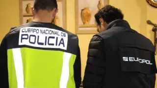 La Policía Nacional desarticula una red de amaños de parejas de hecho con inmigrantes