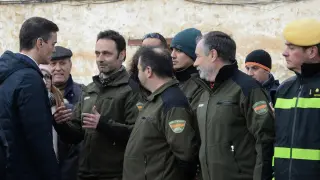Pedro Sánchez saluda a los efectivos que han participado en el dispositivo contra la borrasca Gloria