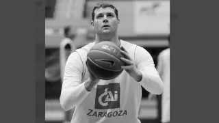 Robert Archibald, que jugó en el Basket Zaragoza la temporada 2011-12, en una imagen compartida en Twitter por el club aragonés.