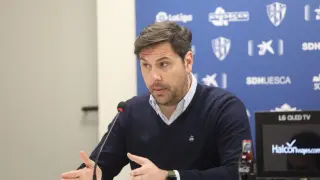 Rubén García, en la presentación de Jordi Mboula como jugador de la SD Huesca