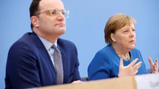 German Chancellor Angela Merkel, Health Minister Jens Spahn and a head of the Robert Koch Institute Lothar Wieler address a news conference on coronavirus in Berlin, Germany, March 11, 2020. REUTERS/Axel Schmidt [[[REUTERS VOCENTO]]]