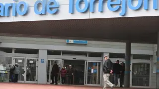 Entrada al Hospital de Torrejón, donde se sitúa uno de los focos de coronavirus de la Comunidad de Madrid.
