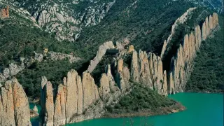 Estas paredes de roca situadas cerca del despoblado de Finestras se conocen como la 'muralla china' de Huesca