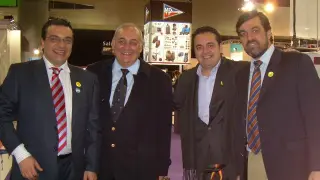 Emilio Bellvis Martín, segundo por la izquierda, junto a sus hijos en el salón de exposiciones Pulire en 2008.