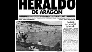 Llamada en portada del Heraldo de Aragon del 4 de mayo de 1989 de la información del partido Osasuna-Real Madrid jugado la tarde anterior a puerta cerrada en La Romareda, reflejado en una fotografía.