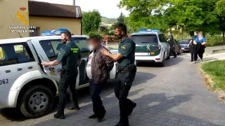 Los dos detenidos por la Guardia Civil por explotación laboral en La Rioja.