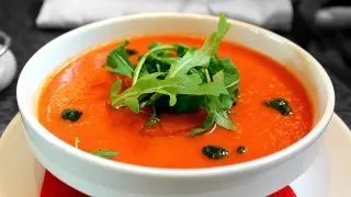 Un plato de gazpacho
