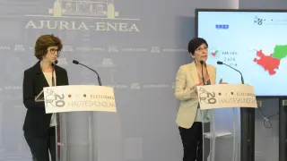 Nekane Murga, consejera de Salud y Estefanía Beltrán de Heredia, consejera de Seguridad del País Vasco,en rueda de prensa