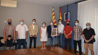 Representantes vecinales y del Ayuntamiento de Monzón en la entrega del galardón.